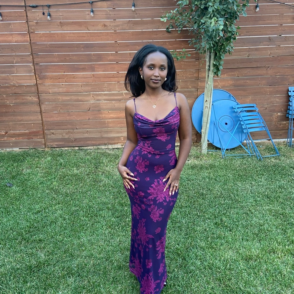 Chic Floral Maxi Dress in Purple